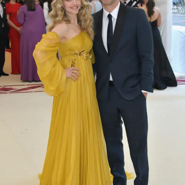 Amanda Seyfried y Thomas Sadoski