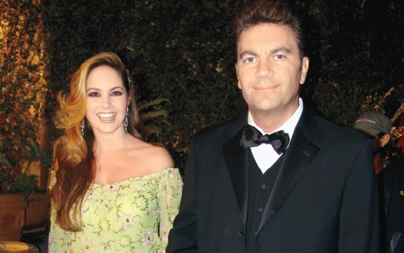 Los cantantes han tenido que desmentir su supuesto divorcio desde que se casaron.