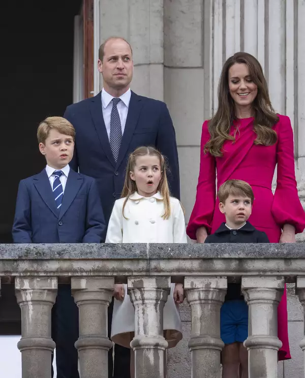 Queen Elizabeth II Platinum Jubilee 2022 - Platinum Pageant