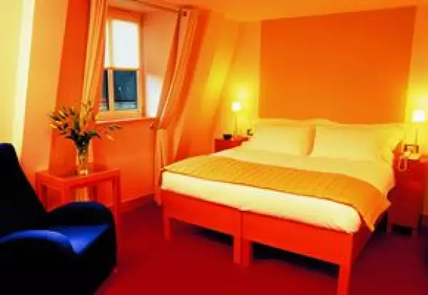 COMO EN CASA. El hotel cuenta con departamentos equipados con cocina para estancias prolongadas.