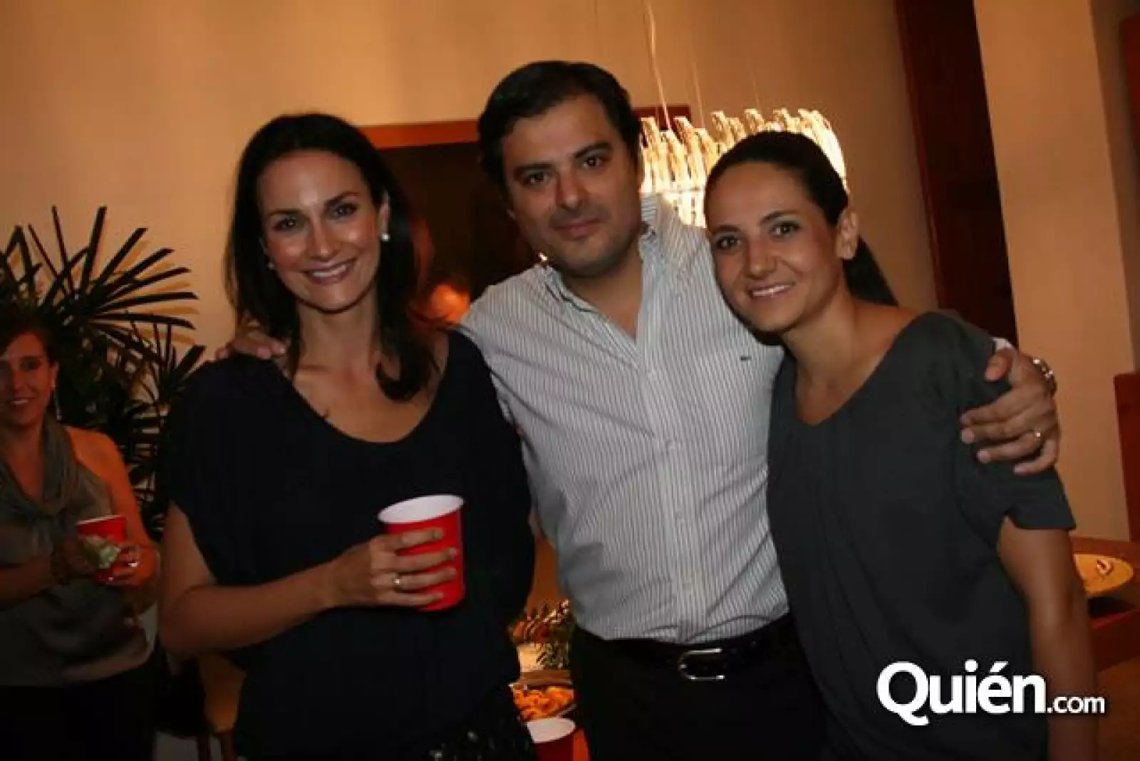 Fiesta de Fernando Lebrija por sus 2 diosas de plata