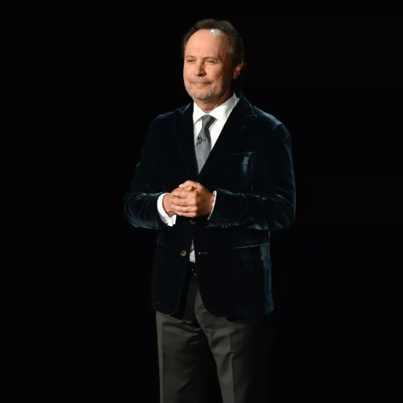 Billy Crystal fue el encargado de dar voz a la despedida de un amigo de toda la vida, contando anécdotas del fallecido actor y reconociendo su relevancia mundial.