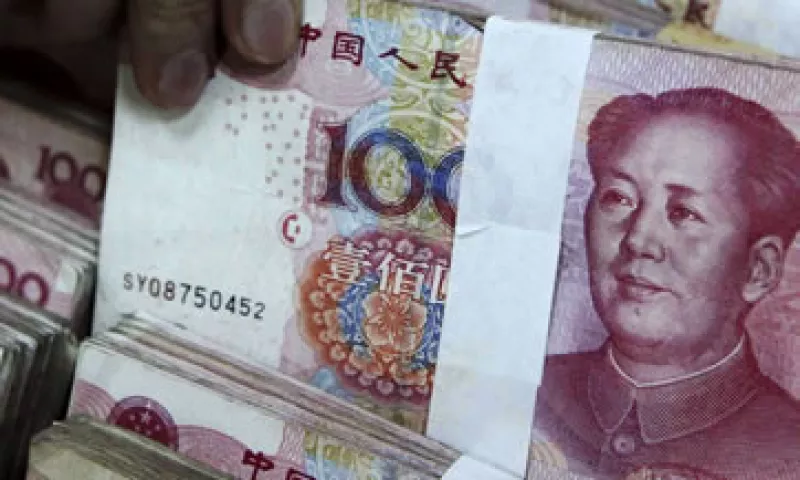 China indicó que sigue dispuesta a invertir en Europa, pero que desea que el bloque demestre que puede bajar su deuda. (Foto: AP)