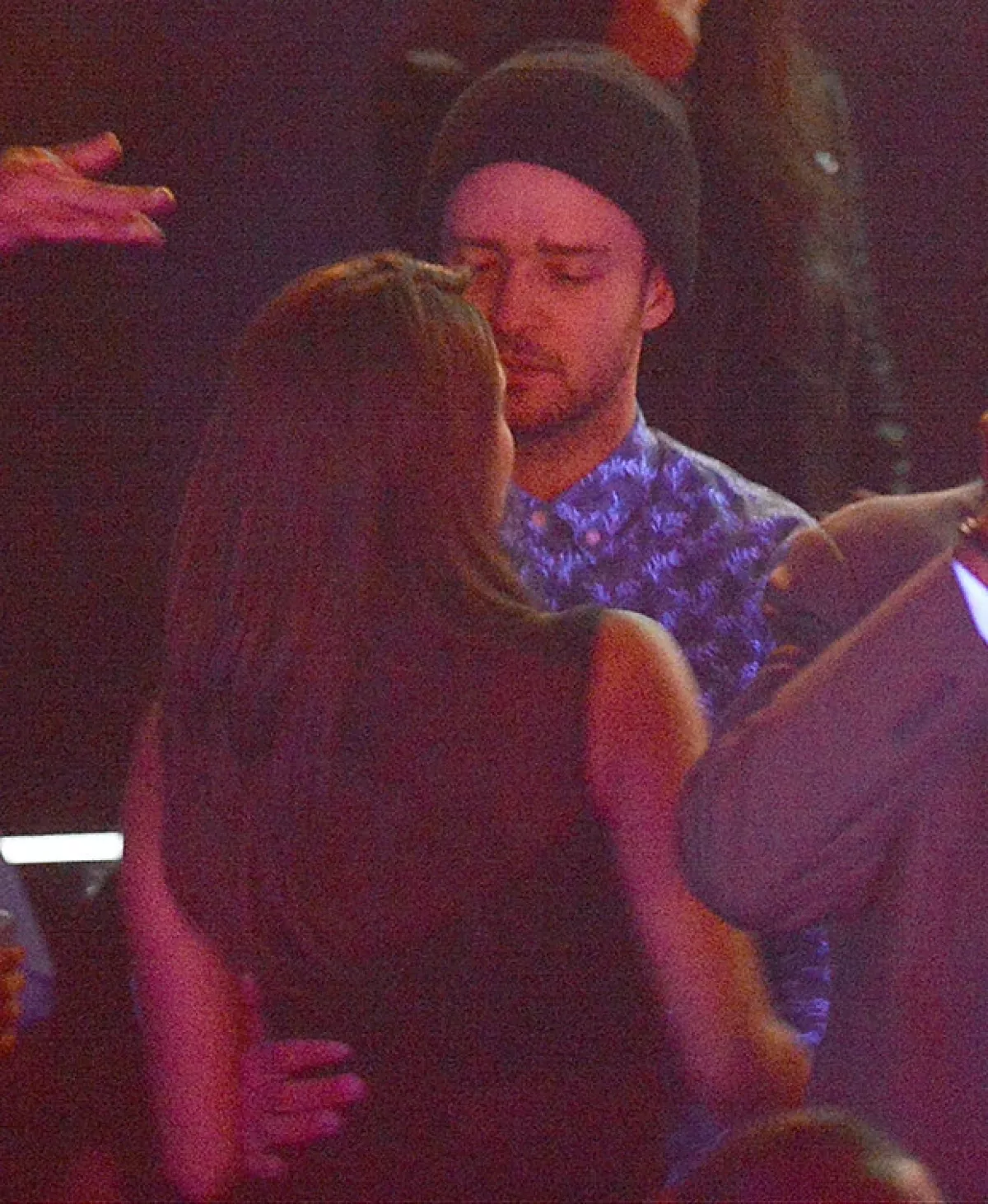 Justin Timberlake se mostró muy cercano a la mujer.