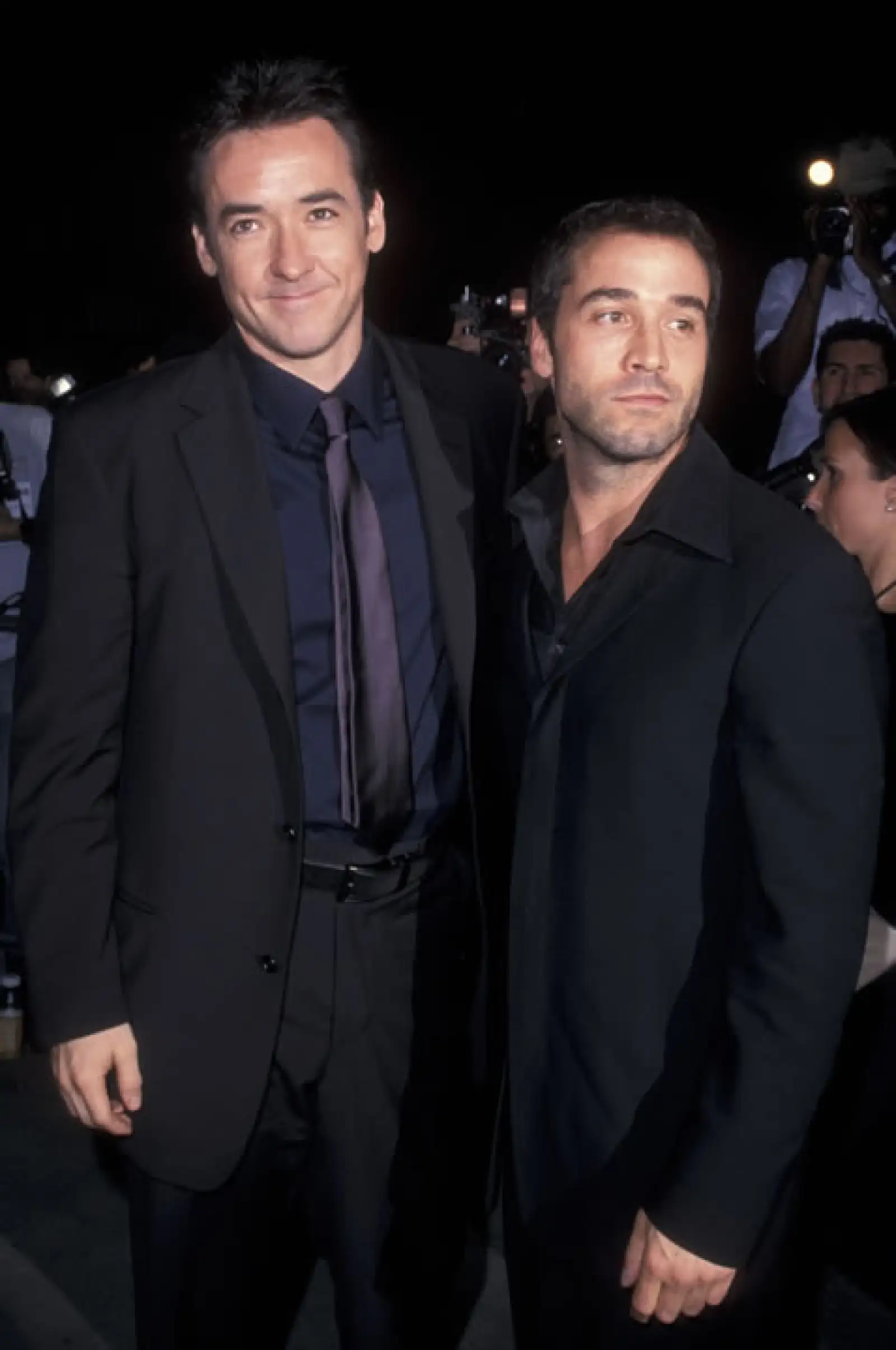 John Cusack y Jeremy Piven vivieron juntos en Chicago mientras estudiaban, sin embargo, esta experiencia terminó con su amistad, ya que cuando le preguntan a John sobre el tema, siempre lo evade.