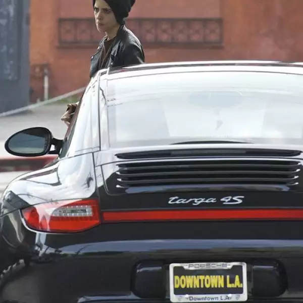 La ex novia de Lindsay Lohan, la DJ Samantha Jonson, tiene un Porche targa 4s.