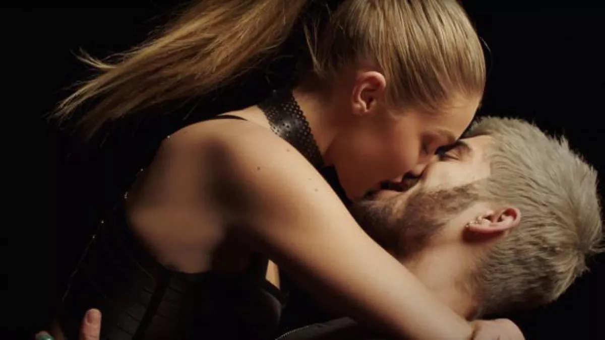 Pillowtalk es  el primer tema de Zayn, después de haber dejado One Direction el año pasado.