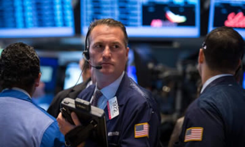El Dow Jones cae 0.17% al inicio de la jornada. (Foto: Reuters )