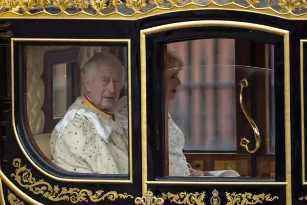 El rey Carlos III y la reina Camila fueron coronados