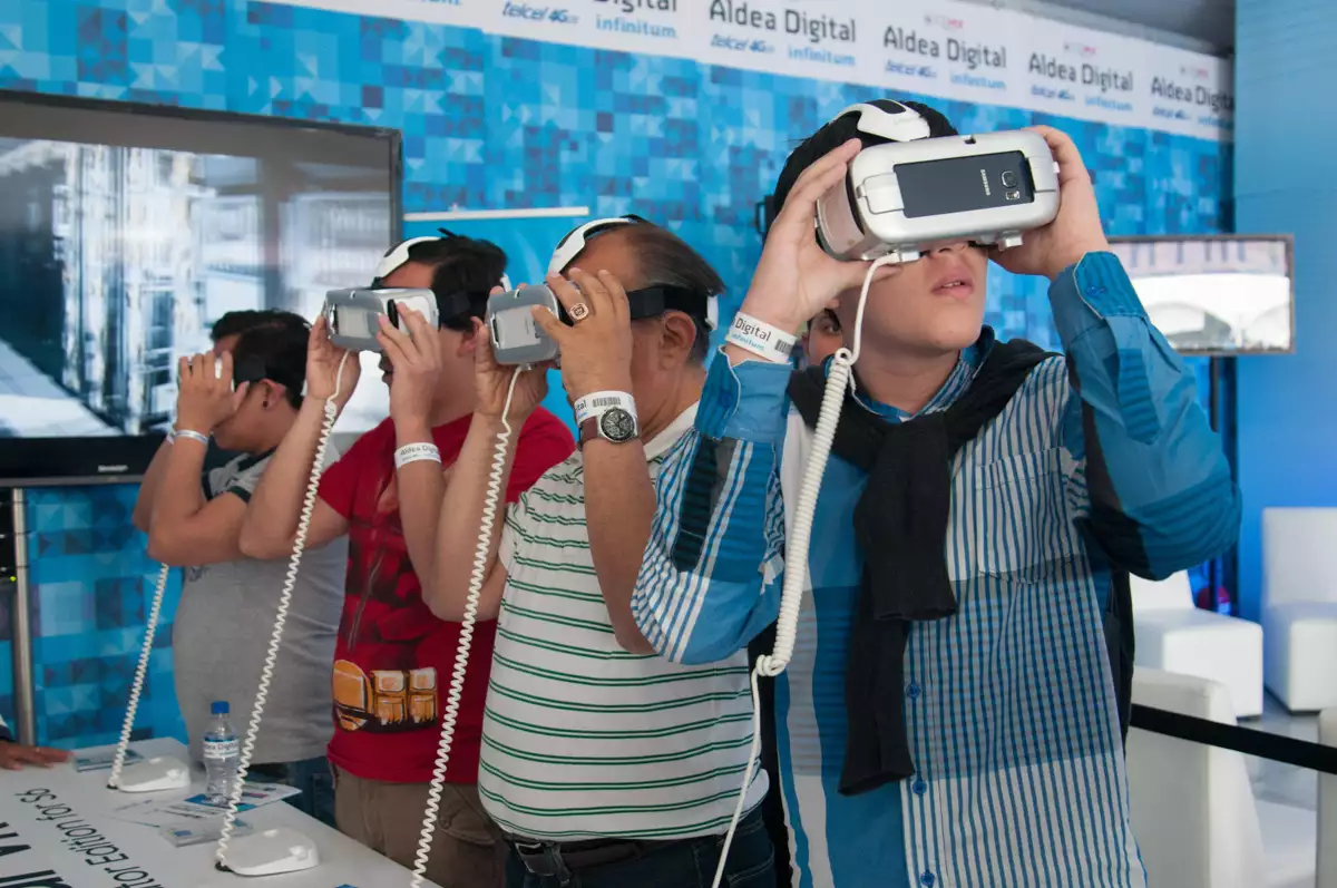 (Asistentes a la Aldea Digital de Telmex)