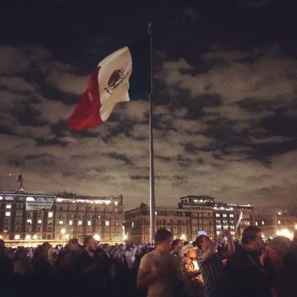 Claudia publicó esta imagen de la manifestación de la semana pasada del Ángel de la Independencia al Zócalo.