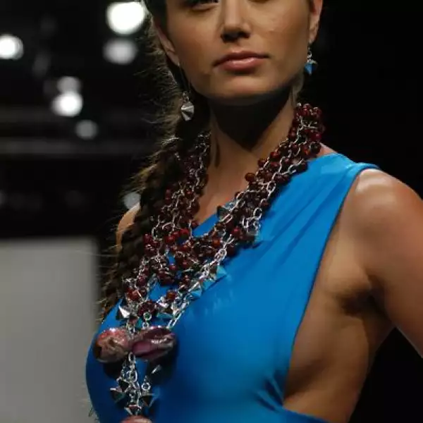 MBF Pasarela Delia González