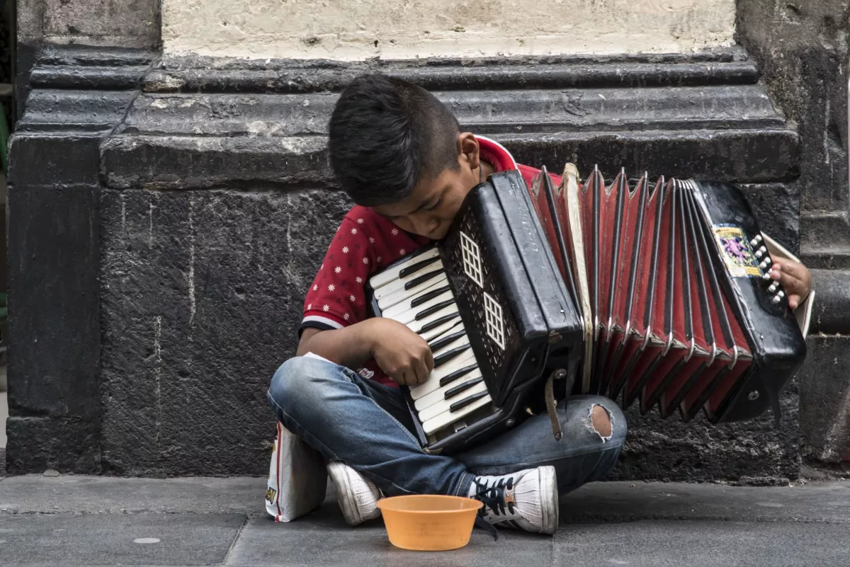 Niñez en México, entre rezago y violencia