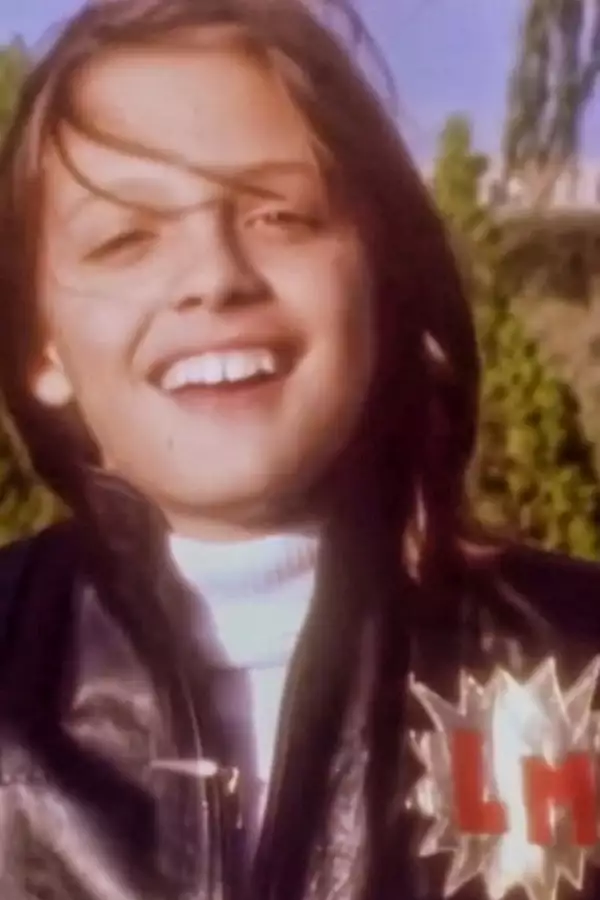 Luis Miguel a los 12 años con una chamarra con sus iniciales LM