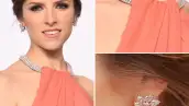 El collar de Norman Silverman que usó Anna Kendrick de 5 filas, contenía diamantes en forma de pera de 13k. El collar fue incluído dentro del diseño del vestido.