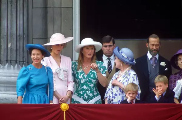Princesa Margarita, princesa Diana, Sarah Ferguson, el príncipe Andrés y la reina Madre