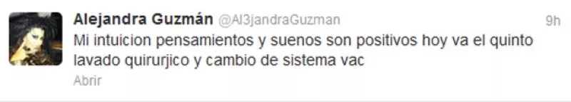 La rockera mexicana regresó al hospital, luego de que el viernes se le diera de alta tras varios días internada.