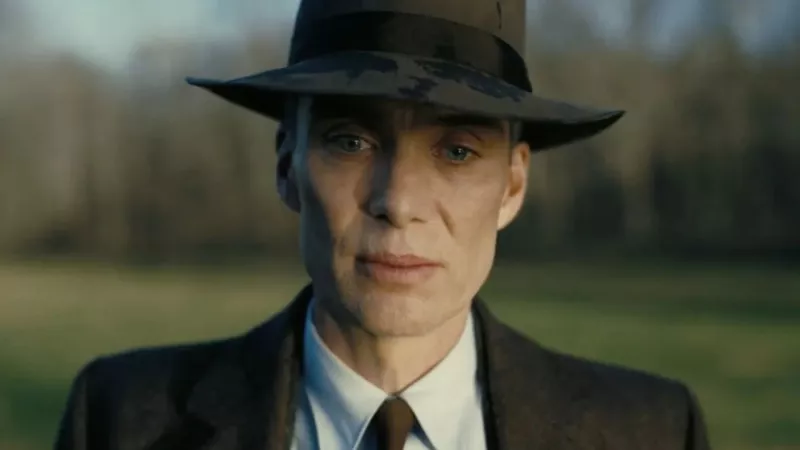 Cillian Murphy comía solo una almendra al día mientras filmaba Oppenheimer.