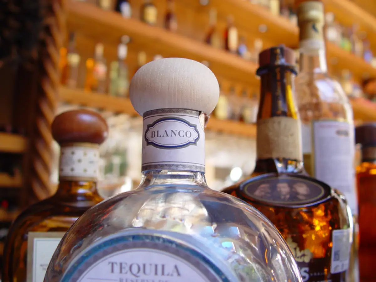 Botellas de tequila