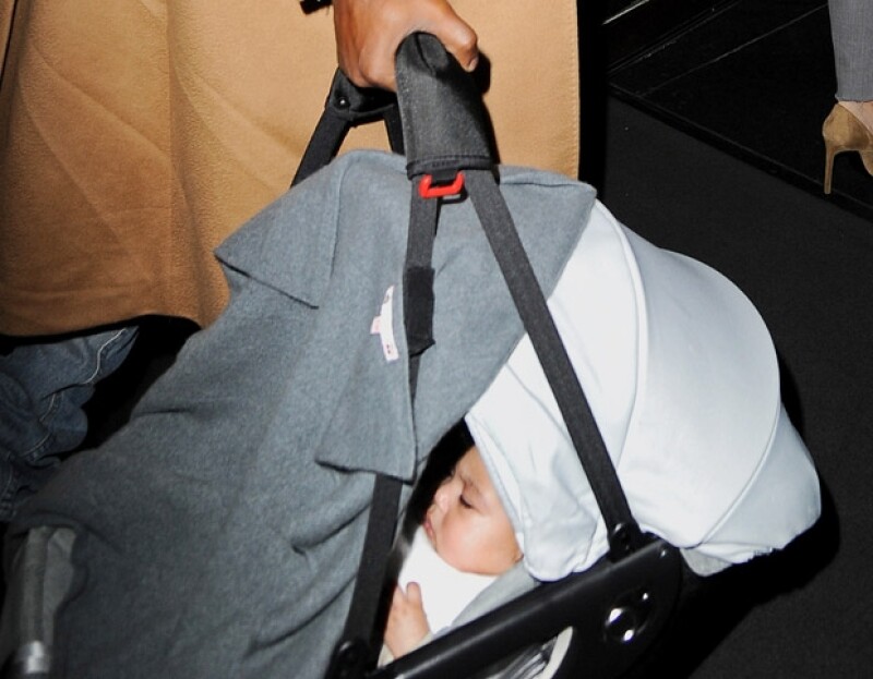 North West ya tiene cinco meses de edad y sus papás sólo han dejado ver dos fotos de ella.