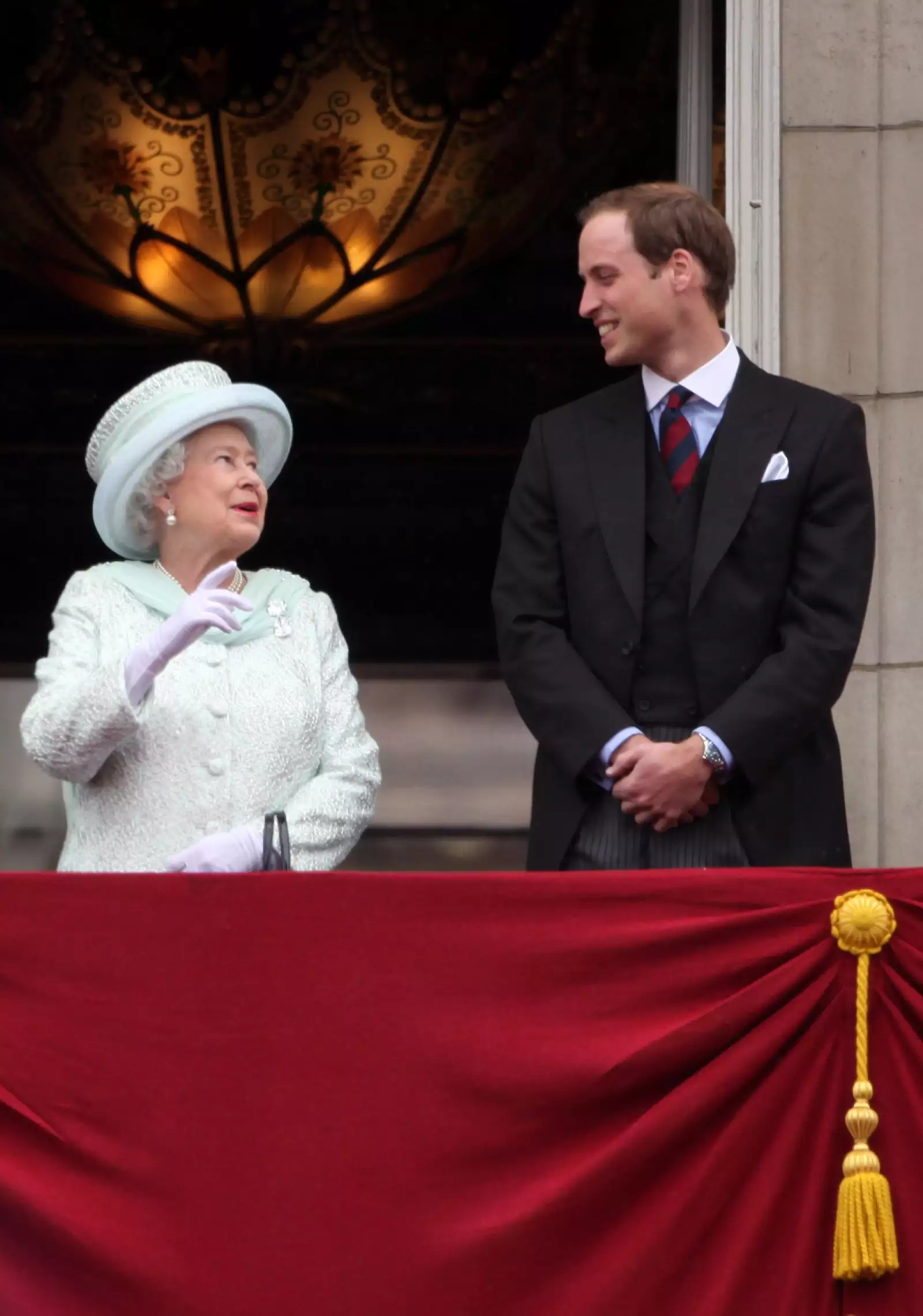 Diamond Jubilee - Carriage Procession And Balcony Appearance