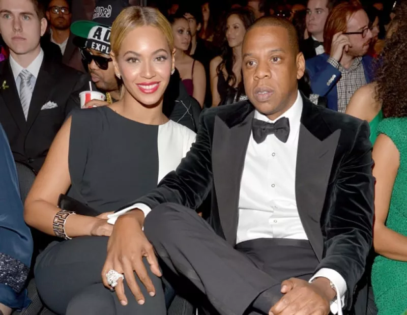 Debido a que a la cantante no le gusta que la gente la reconozca en un baño, su esposo se aseguró que nadie la molestara mientras estaba en dicho lugar en un restaurante de L.A.