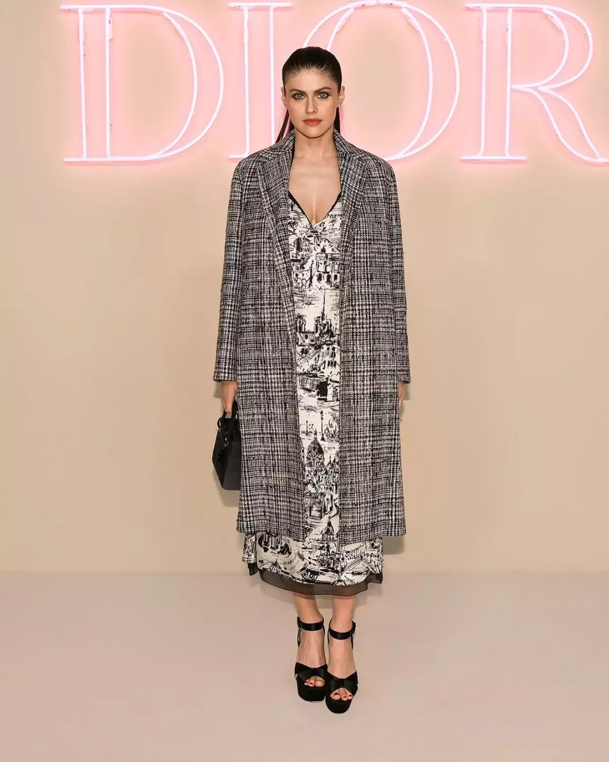 3-alexandra-daddario-dior.jpg