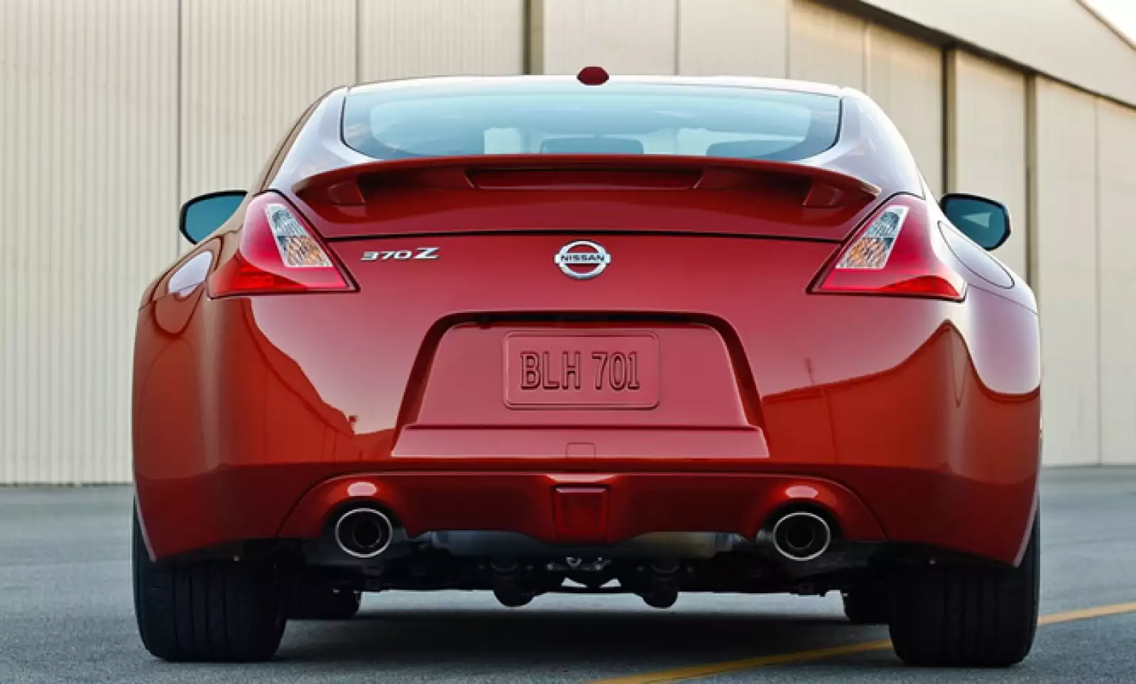 La automotriz informa que comercializará este vehículo en las versiones Coupé y Roadster, sin revelar su precio final.