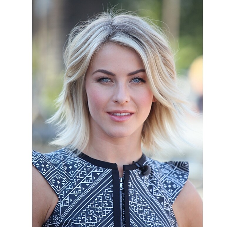 Julianne Hough tiene casi la misma edad que el actor británico.