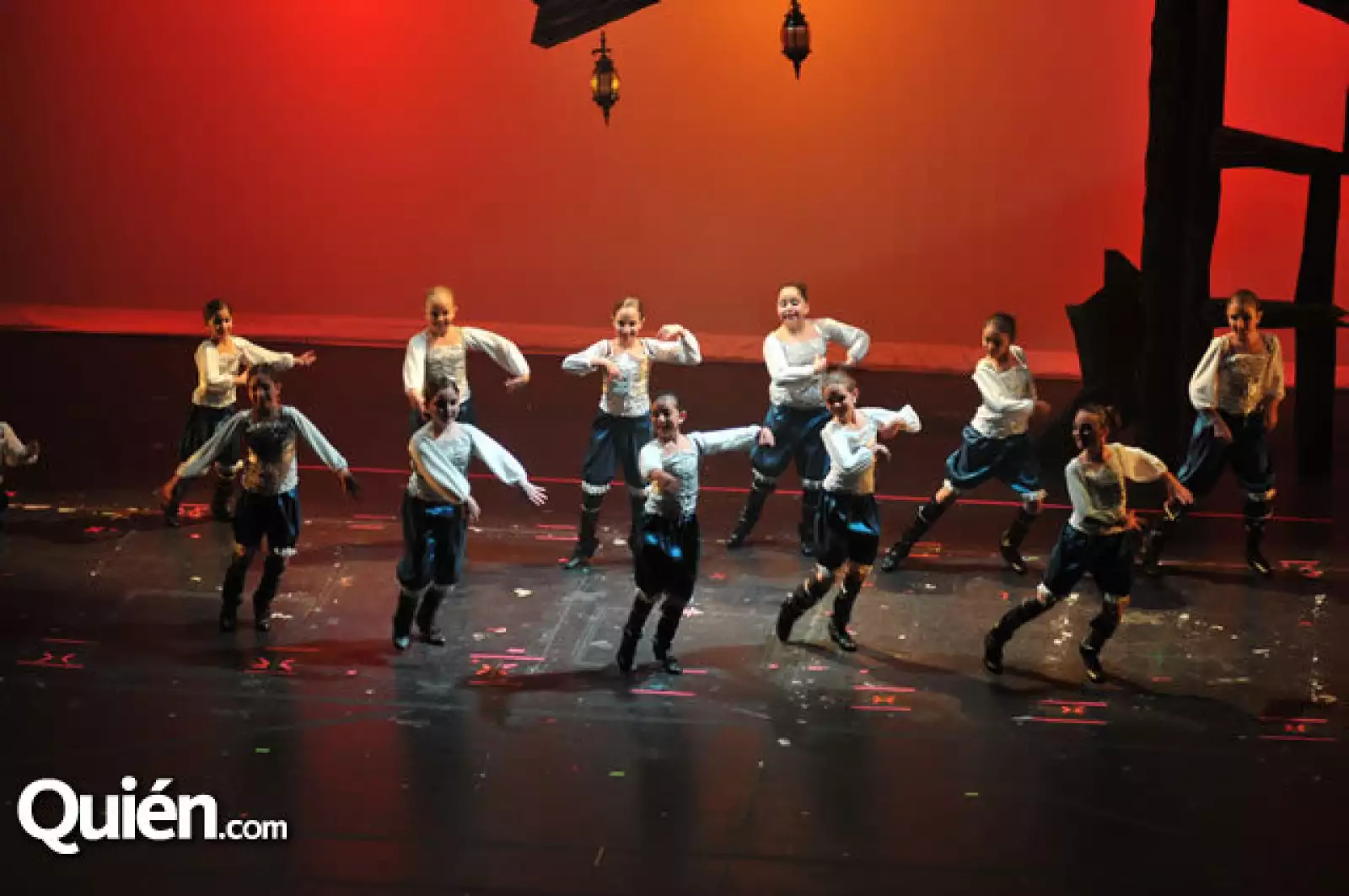 Función de aniversario Ryver Dance