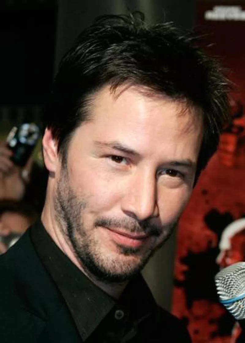 El actor asegura que evita asistir a fiestas de famosos y que se compró una casa para favorecer "un 'nuevo comienzo'.