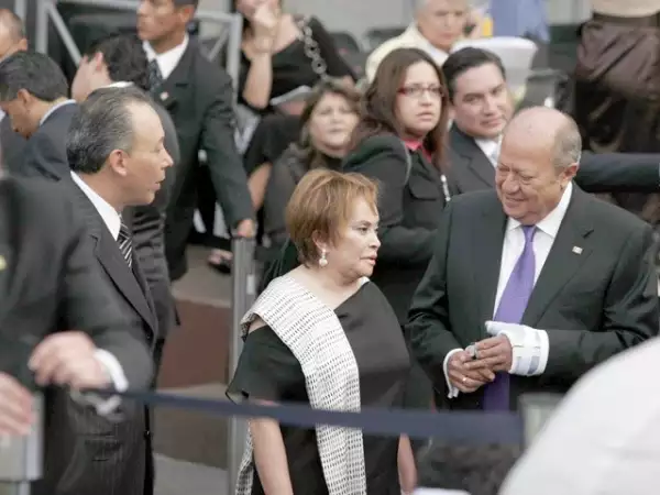 El gobernador de Chihuahua, José Reyes Baeza; la dirigente del SNTE, Elba Esther Gordillo y el líder de los petroleros, Carlos Romero Deschamps.