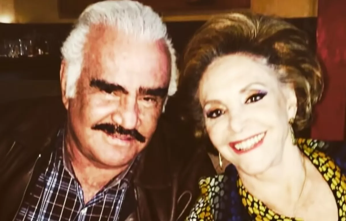 Vicente Fernandez y doña Cuquita