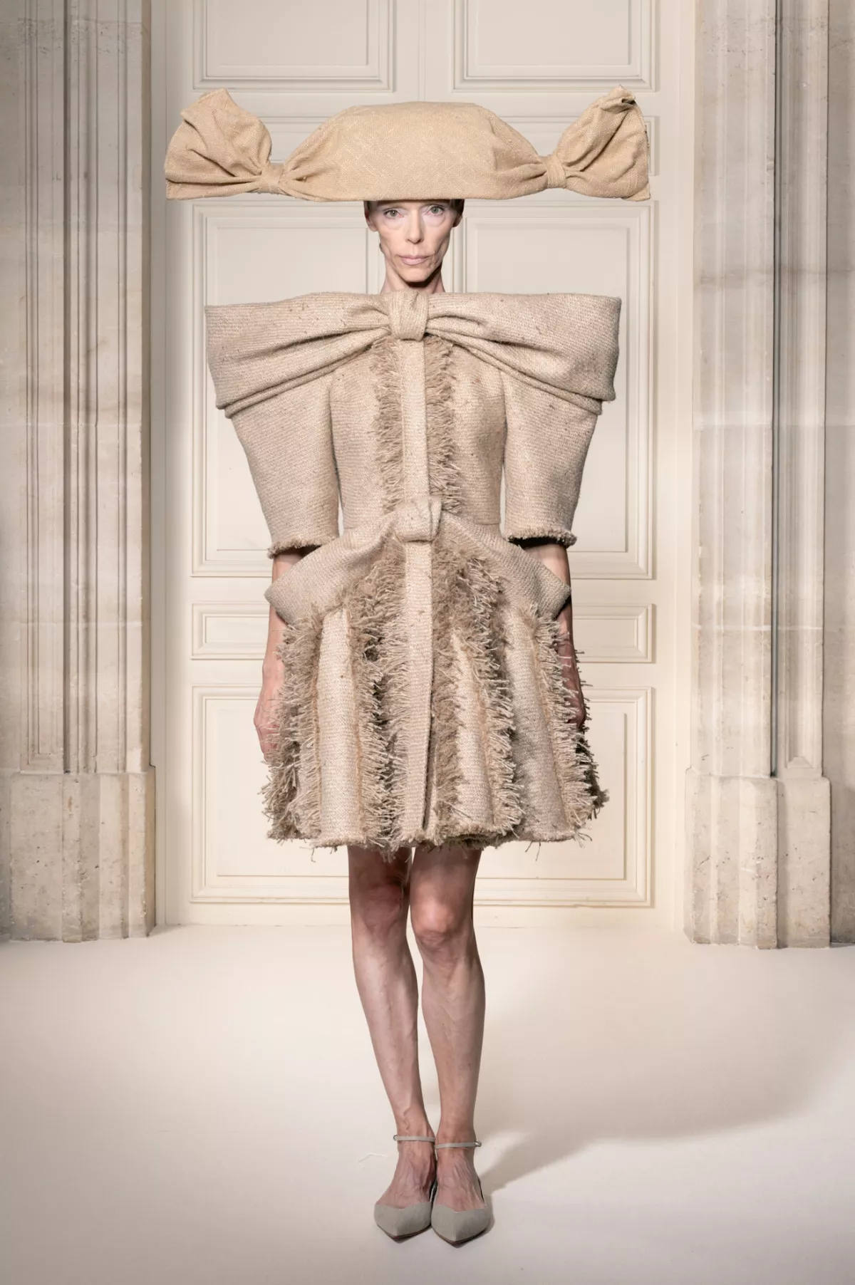 Viktor e Rolf HC PO F26 009.jpg