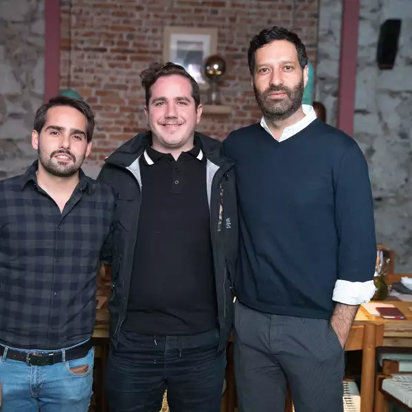 Cena con los miembros del consejo de "Campamento"