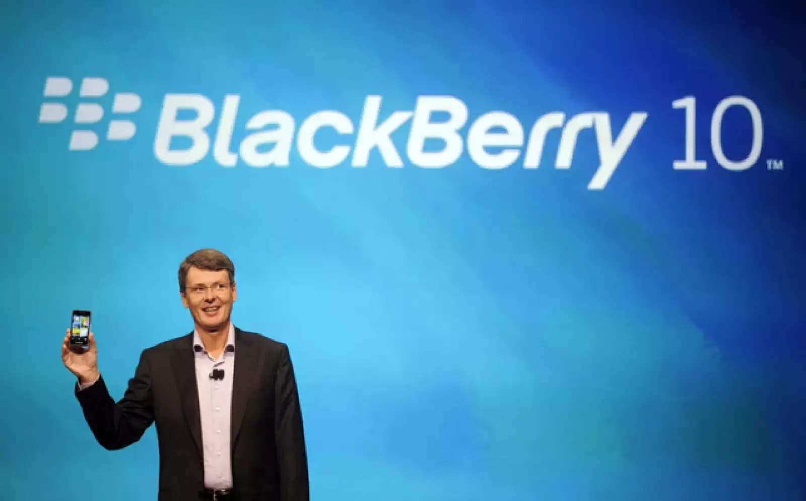 El CEO de Research in Motion (RIM), Thorsten Heins, mostró el prototipo Blackberry 10 en el evento BlackBerry World en Orlando el 1 de mayo. El modelo buscará recuperar cuota de mercado ante los dispositivos de Apple y Android.