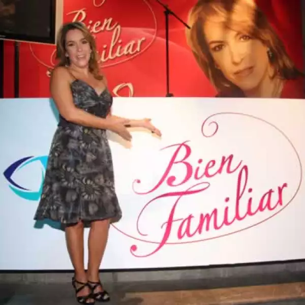 Fernanda Familiar presenta su programa