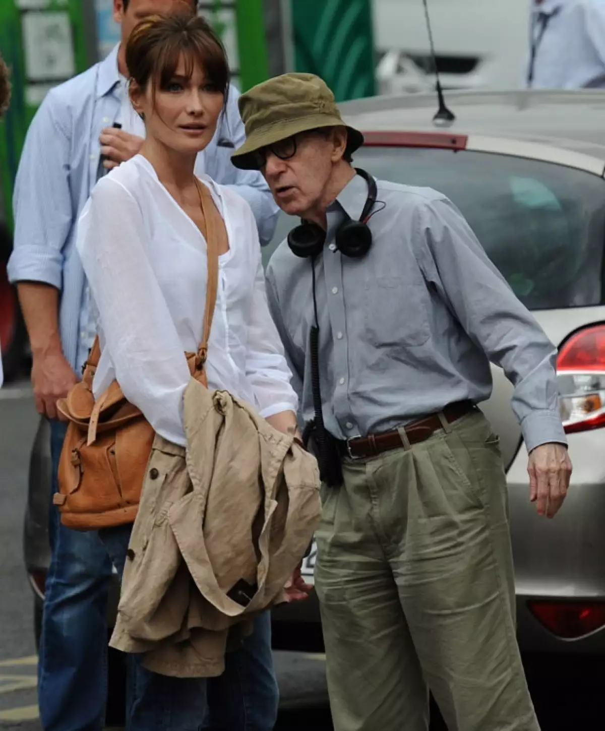 La esposa del presidente de Francia, Nicolas Sarkozy, se encuentra rodando la cinta "Midnight in Paris" al lado del actor Owen Wilson.