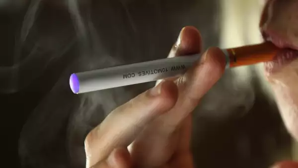 El consumo de cigarros electrónicos aumentó drásticamente en Estados Unidos desde que bajó el uso cigarrillos tradicional.