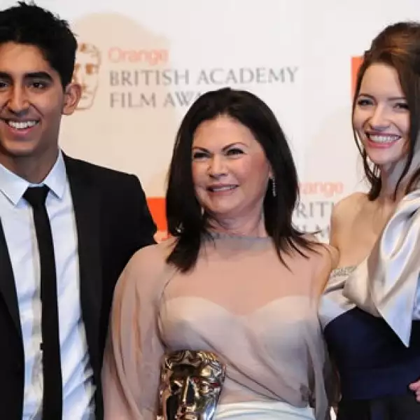 elenco de la pelicula alicia en el pais de las maravillas