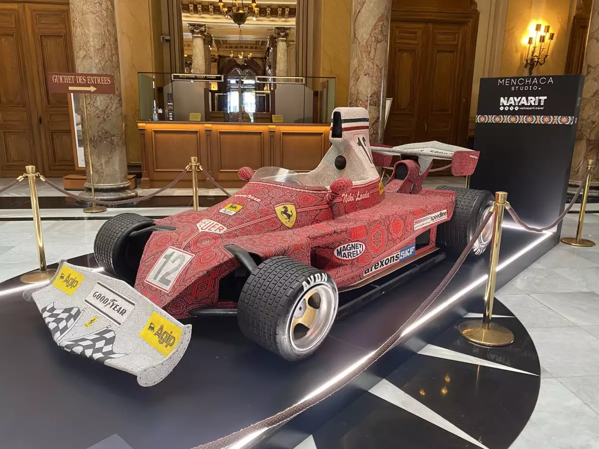 Menchaca Studio presentó diferentes piezas del arte huichol en Mónaco y Milán