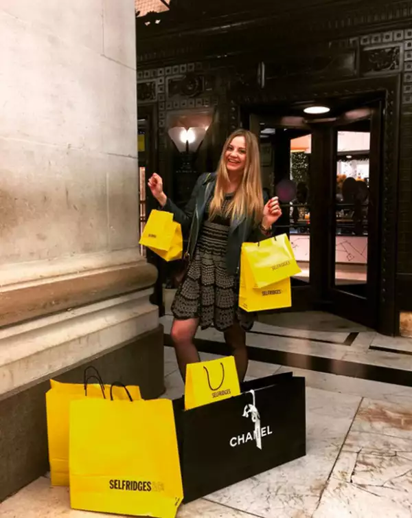 El guardarropa de Julia, está valuado en aproximadamente 1 millón de dólares.