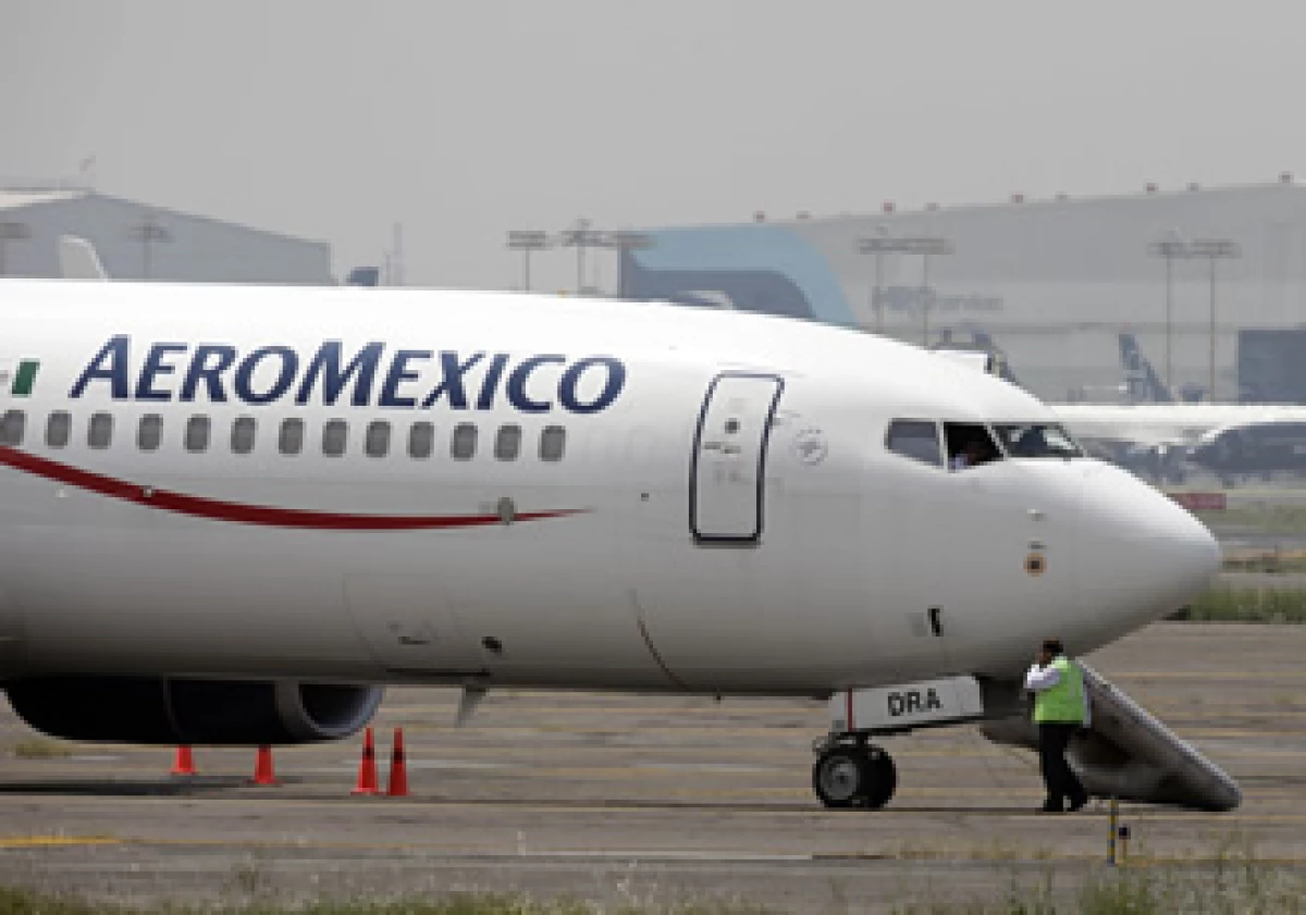 Aeroméxico espera que la oferta de acciones se concrete antes de Semana Santa. (Foto: AP)