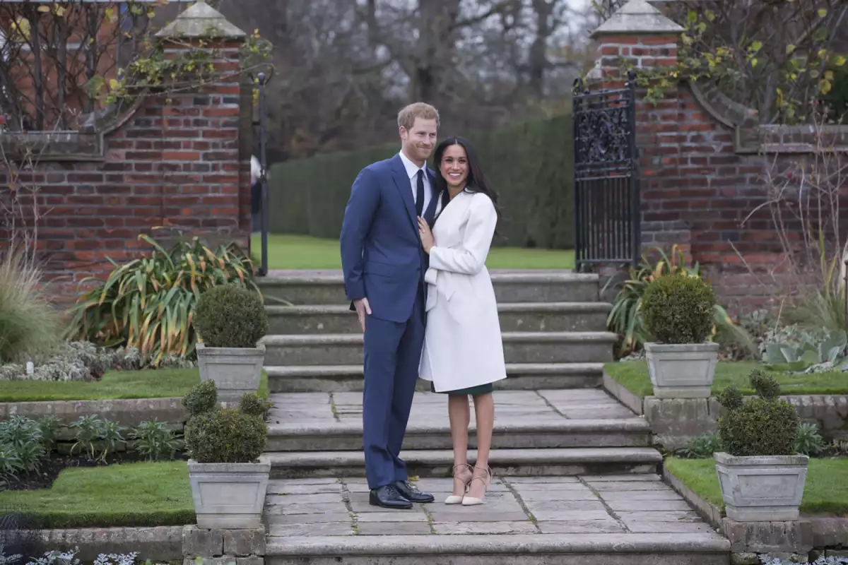 La actriz Meghan Markle y el príncipe Harry