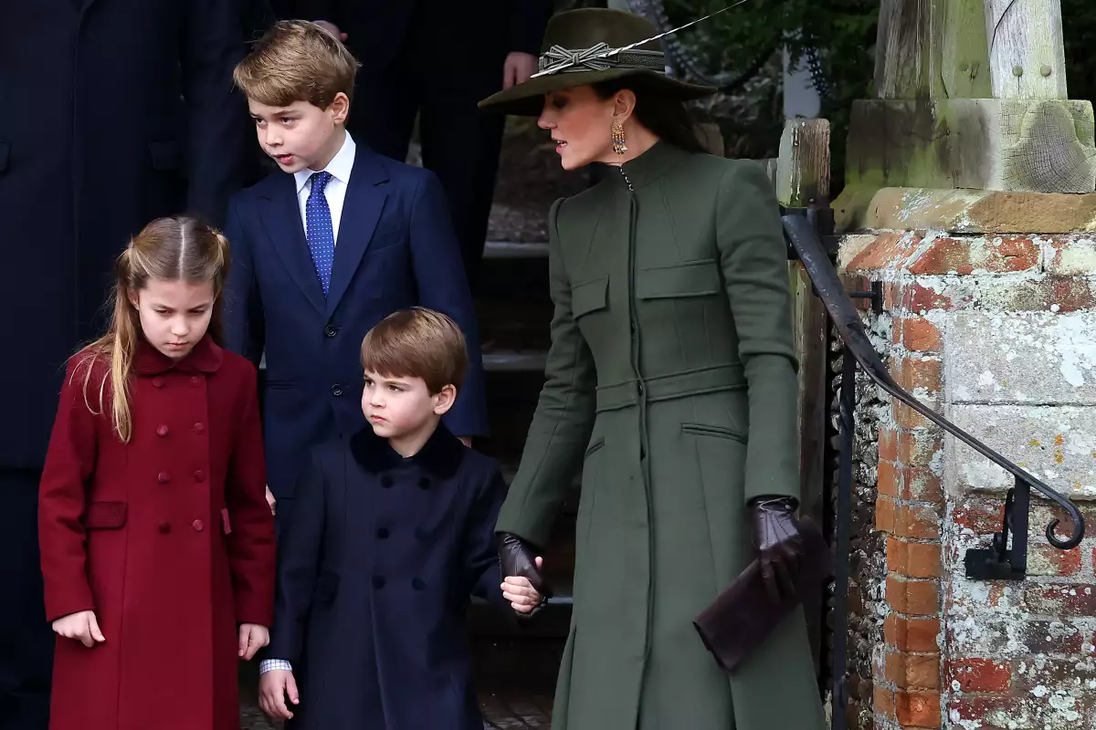 Princesa Charlotte, príncipes George y Louis, y Kate Middleton