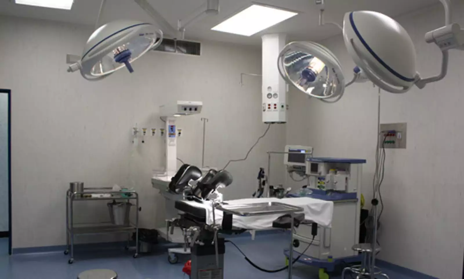 Para el equipamiento médico de alta tecnología, este nosocomio requirió de una inversión conjunta de 50 millones de pesos, entre el Gobierno de Guerrero y la Fundación Gonzalo Río Arronte.