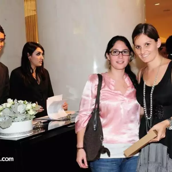 Laura Martínez,Natalia Gonzñalez