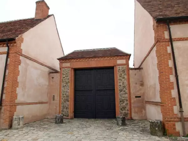 Esta propiedad fue adquirida por Pinault en 1990 y es una de las varias casas de campo donde Salma se relaja.