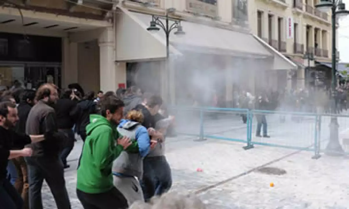 Las protestas reflejan el descontento público por las medidas de austeridad impuestas por el Gobierno. (Foto: AP)