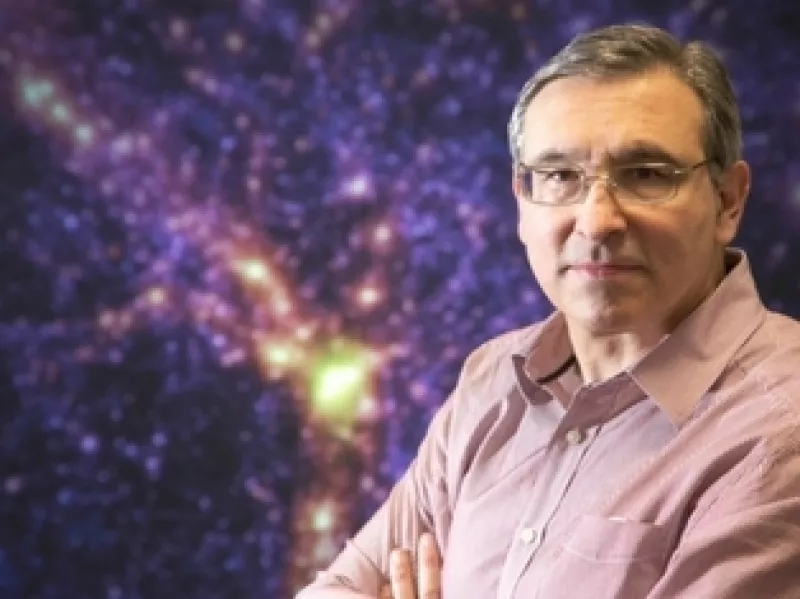 astrof�sico Carlos Frenk